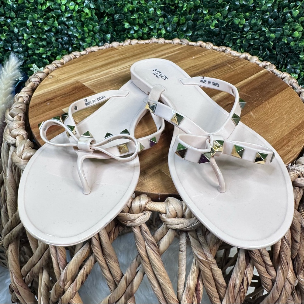 Women's nude studded jelly Sandals NWOt - Picture 2 of 5